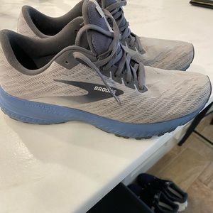 Brooks Launch 7